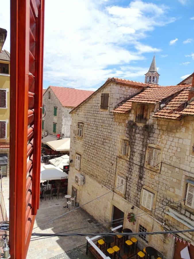 Apartment Naita Sinj Exterior photo